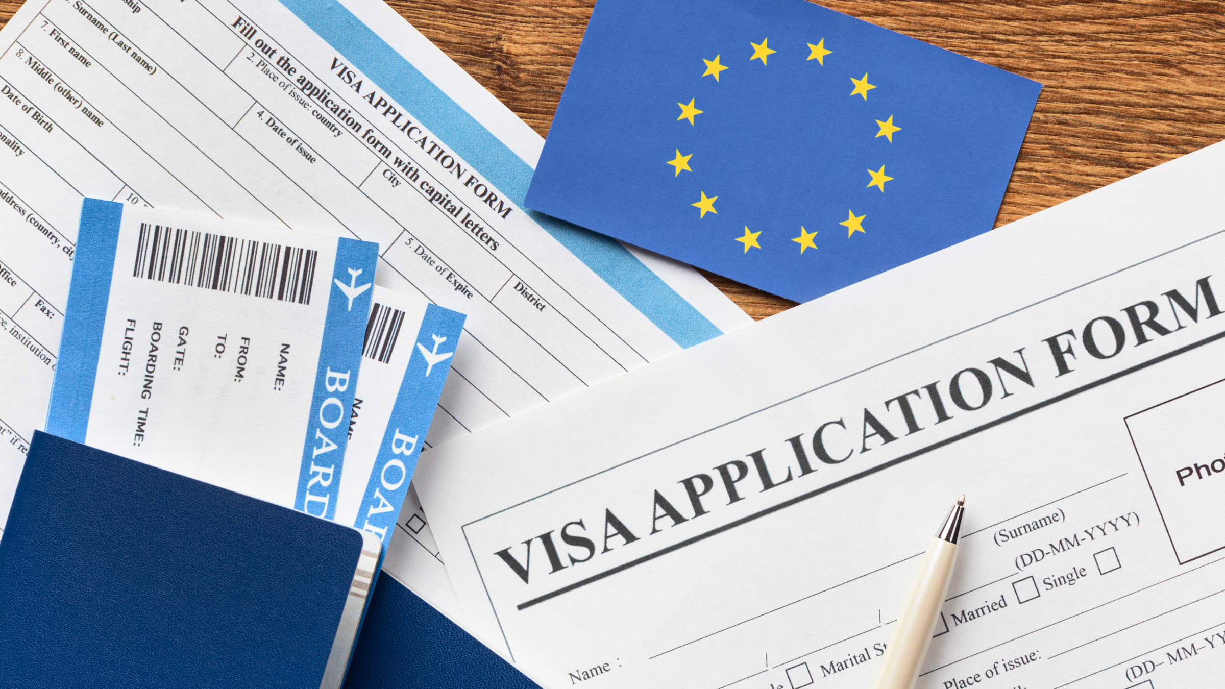 Как получить шенген и расплачиваться в поездках по Европе