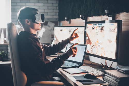 Моделируем реальность: как технологии VR и <b>AR</b> влияют на веб-дизайн
