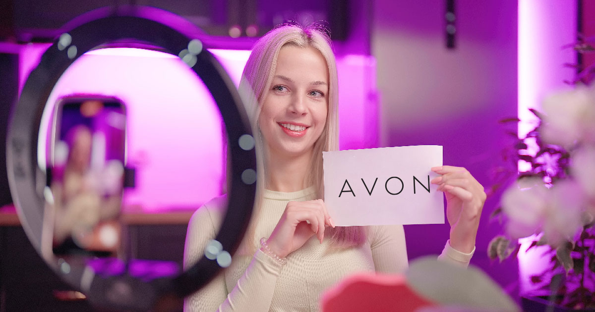 Как мы перезапустили кампанию для Avon и привели в шесть раз больше лидов