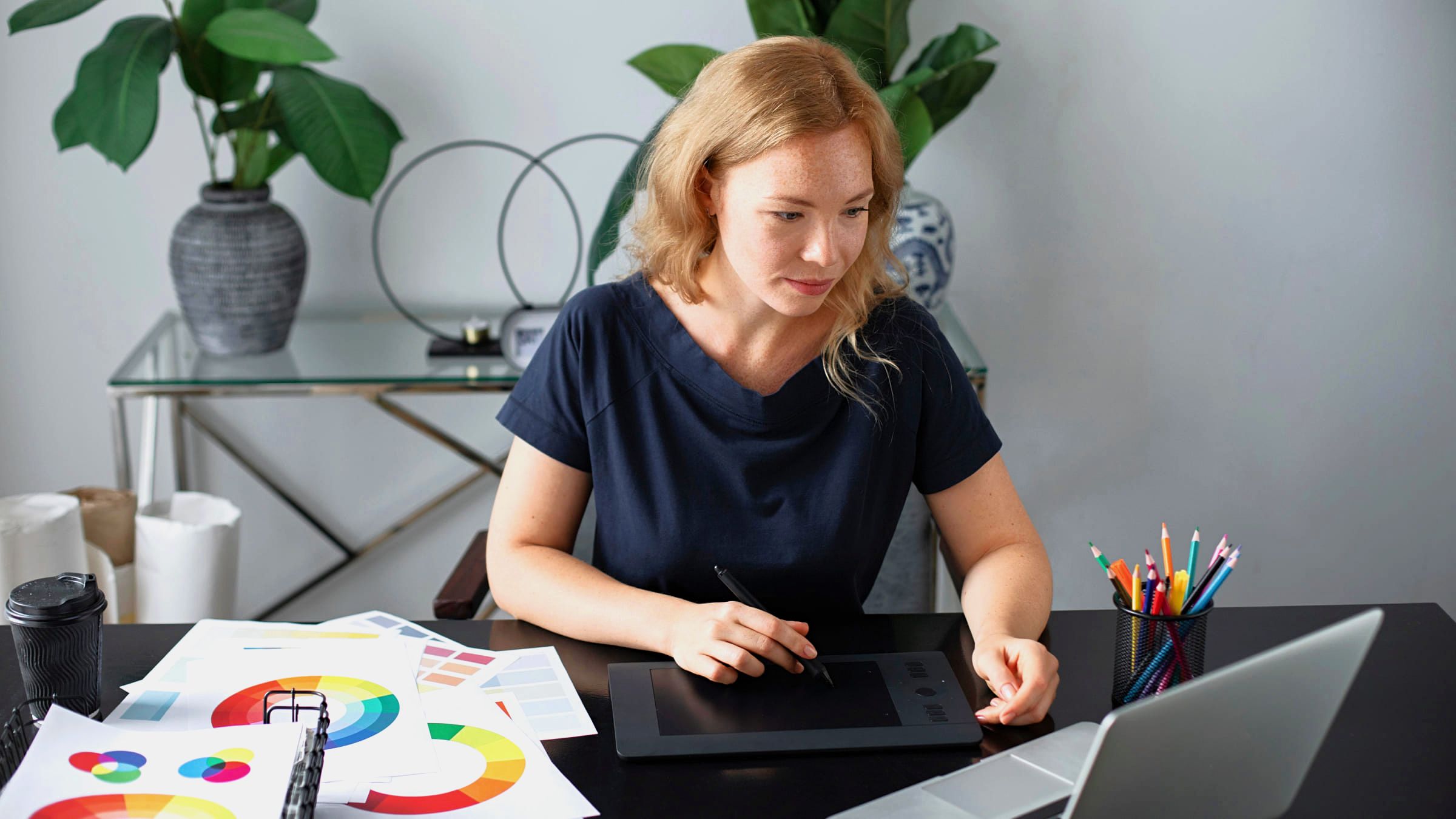 Как получать деньги из-за границы фрилансеру: рабочие способы для россиян