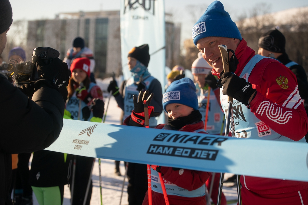 Звездно-космическая гонка и семейные лыжные соревнования в «Лужниках» собрали свыше 500 человек 