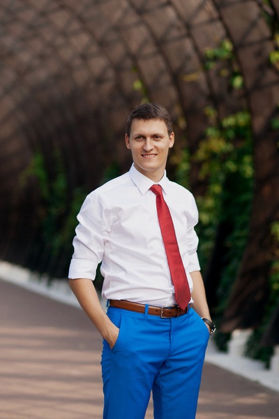 Александр Николаев