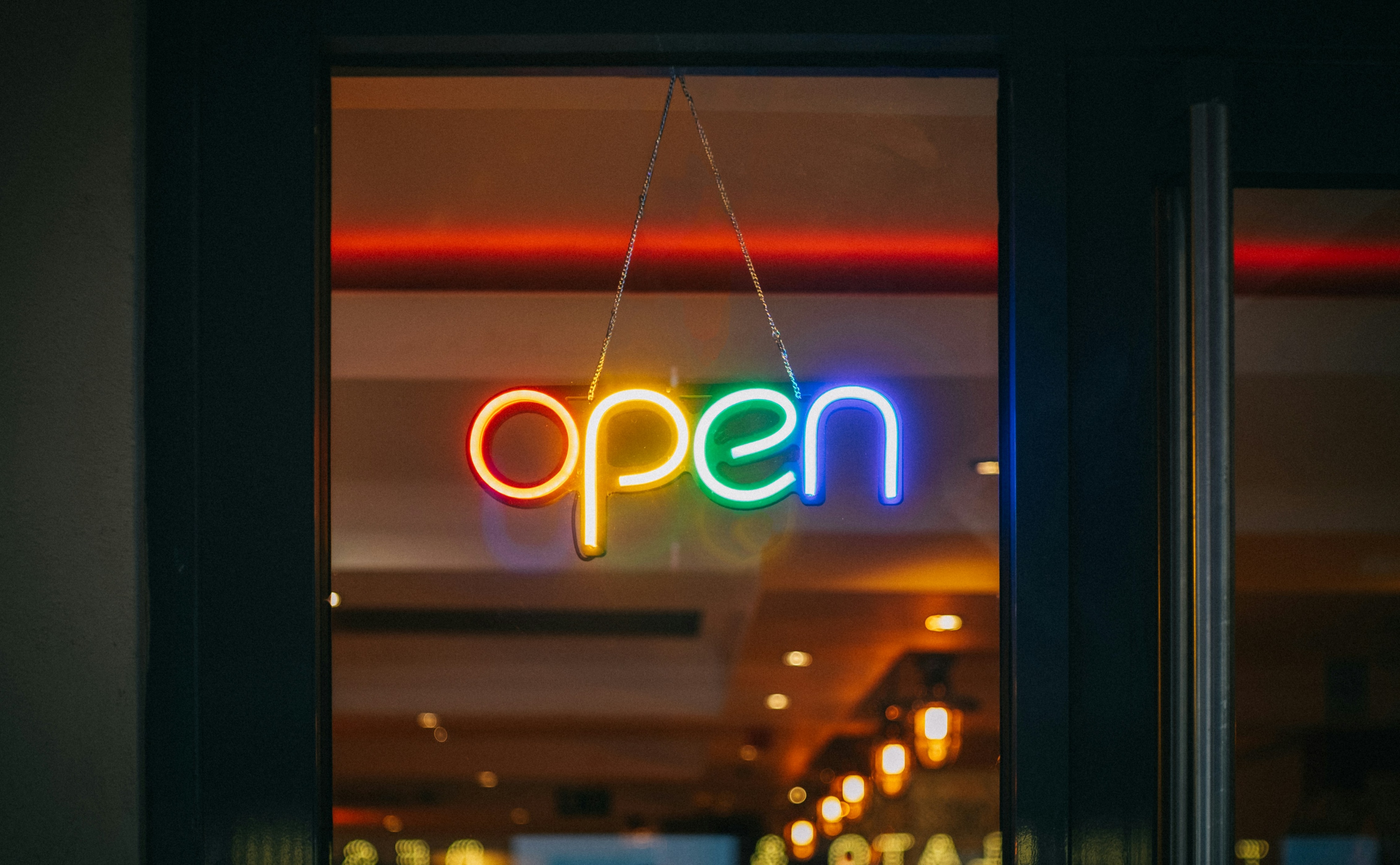 viktor-forgacs-LNwIJHUtED4-unsplash.jpg